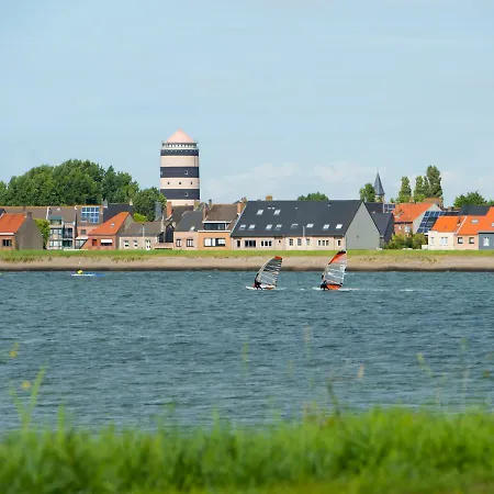 Holiday New Village Park